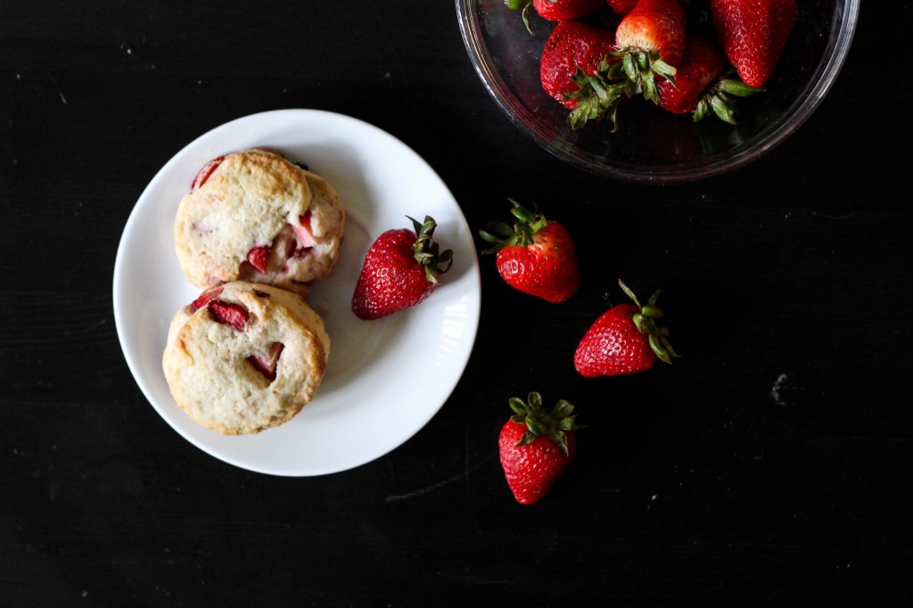 strawberry & cream scones 1